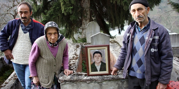 Askerde kaza sonucu len askerin ailesi ehitlik istiyor