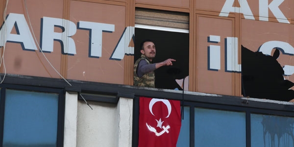 AK Parti binasındaki silahlı kişi etkisiz hale getirildi
