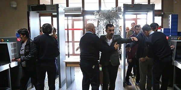 Adliyelerdeki güvenlik önlemleri tartışılıyor