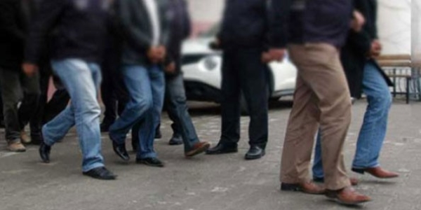 Adli Tıp Kurumu önünde 13 kişi gözaltına alındı
