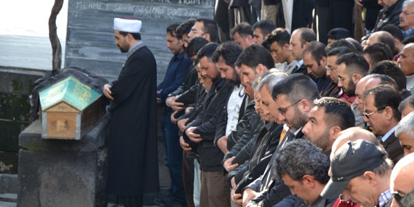 8. kattan düşen çocuk hayatını kaybetti