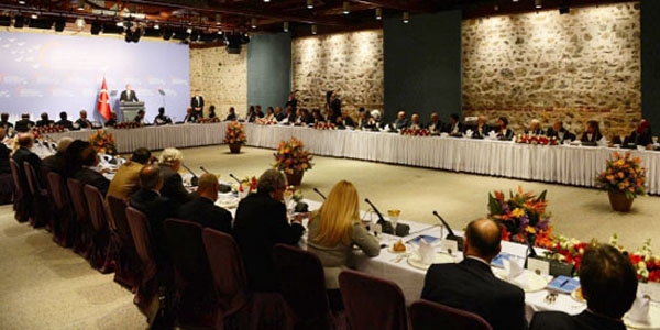 Akil İnsanlar, AK Parti'den aday