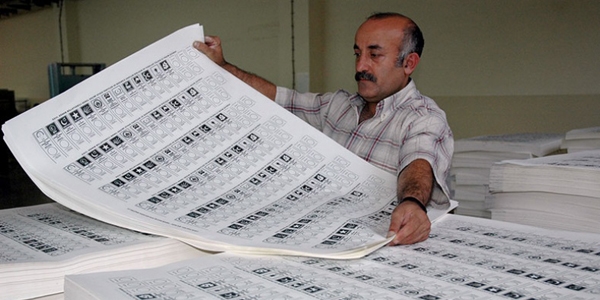 Partilerin oy pusulasındaki yeri değişti