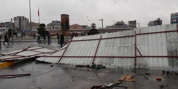 Taksim Meydanı'nı Poyraz vurdu