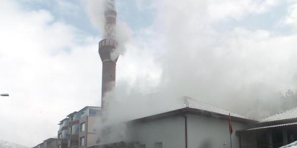 Tarihi cami yandı