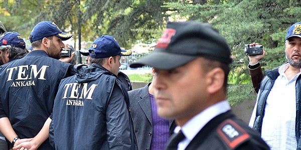 Baskı kurmak ve sindirmek için dinlemişler