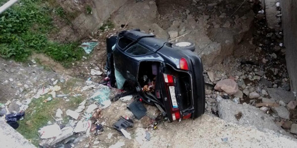 Otomobil köprüden uçtu: 2 ölü, 2 yaralı