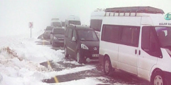 Tipi nedeniyle 30 araç mahsur kaldı!