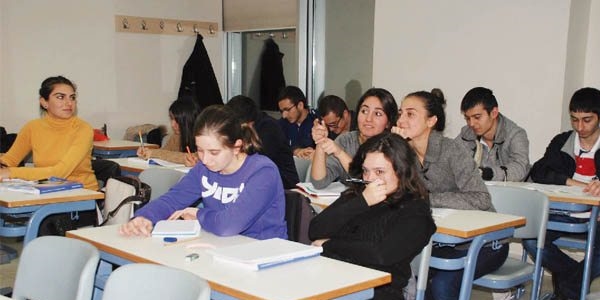 Her ilçede sadece bir 'temel lise' olacak