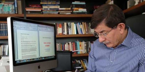 Davutoğlu seçim beyannamesine son rötuşlarını veriyor