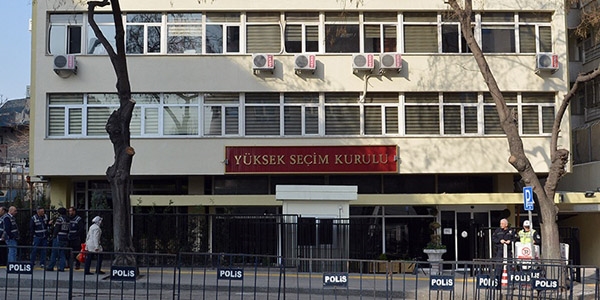 YSK'dan CHP reklamına komisyon