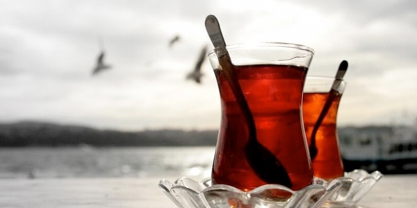 Her gün içtiğiniz 'Siyah Çay'ın faydalarını biliyor musunuz?