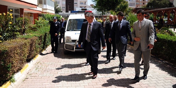 Polisin borç intiharı!