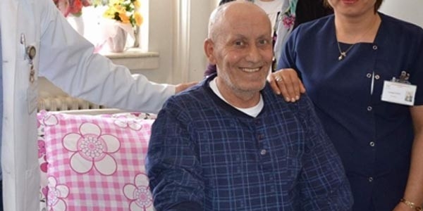 Kanser hastasına bağırsaklarından mide yapıldı