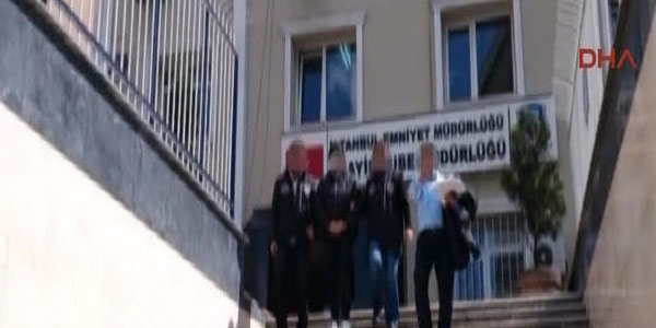 Anne hastanede çocoğunu boğmaya çalışırken yakalandı