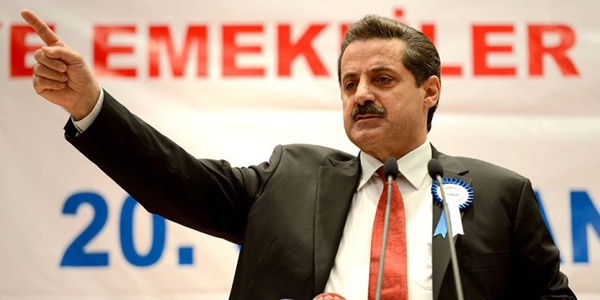 Çelik: İki maaşı kim vermek istemez