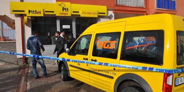 Soyguncu 10 bin lirayı bıraktı bozuk paraları aldı