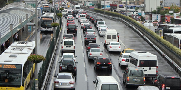 İstanbullular pazar günü bu yollara dikkat!