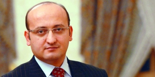 Akdoğan: Erdoğan'a bazen çocuğu gibi yaklaşırız
