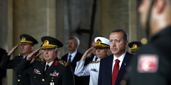 Deniz ve hava komutanlarına uzatma gündemde