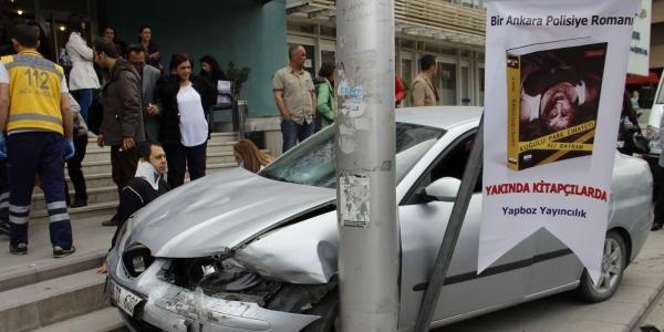 Yoldan çıkan araç Yargıtay üyesine çarptı