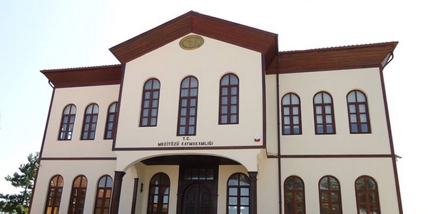 Mecitözü Kaymakamının Anayasanın 90.maddesinden haberi yok mu?