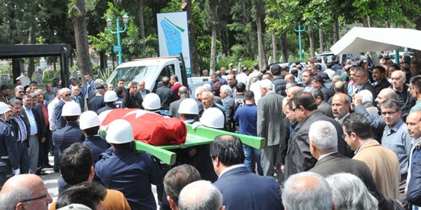 Kalp krizi geçirip kaza yapan komiser öldü