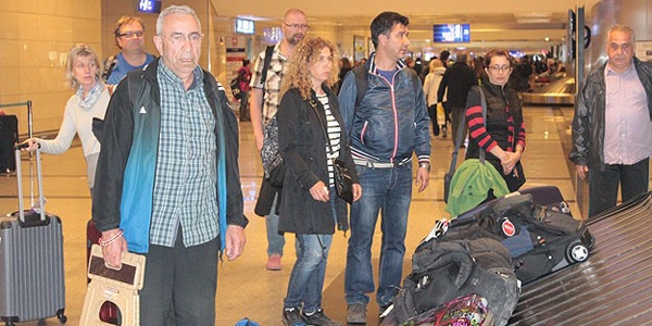 Nepal'den 242 kişi Türkiye'ye geldi