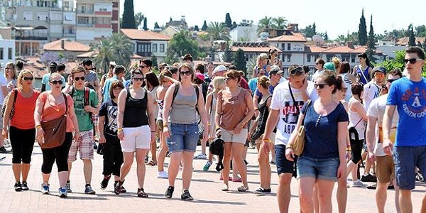 Türkiye'yi ziyaret eden yabancı sayısında artış
