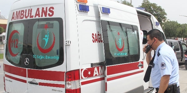 Hırsızlık zanlıları ambulansla kaçtı!