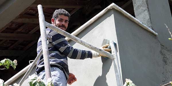 Gündüzleri sıvacı, akşamları milletvekili adayı
