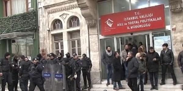 Aile Bakanlığı İl Müdürlüğüne zorla girip 7 çalışanı darp ettiler!