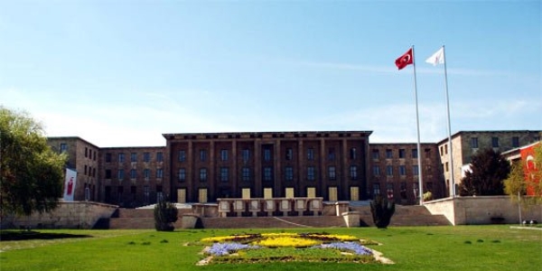 TBMM'de basın mensuplarının çalıştırılması yönetmeliğinde değişiklik