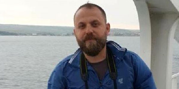 Yrd. Doç. halı sahada kalp krizinden öldü
