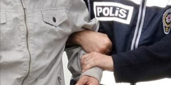 Kaçakçı-polis kovalamacası kazayla bitti: 3 polis yaralı