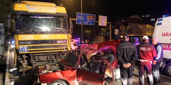 Denizli'de feci kaza: 3 ölü, 3 yaralı