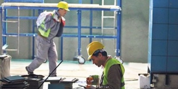 Üniversite öğrencileri bir günlüğüne işçi oldu