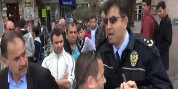 Emniyet Müdür Yardımcısı'ndan gazeteciye yumruk