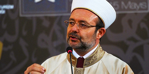 'Namaz ile duann farkn bilmiyorlar Diyanet'i tartyorlar'