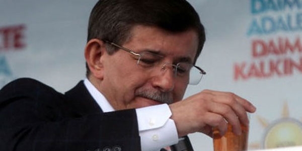 İşte Davutoğlu'nun sesini düzelten iksir