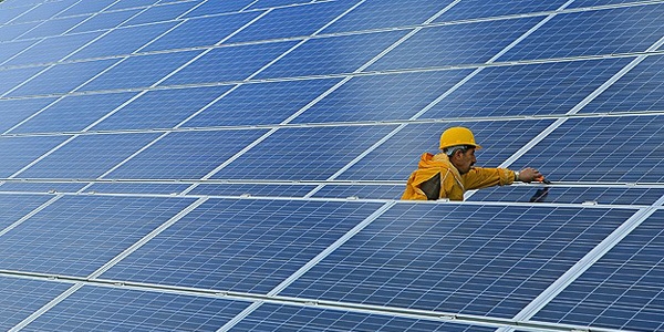 Enerji projeleri güneşe dayalı enerji üretimine kaydı
