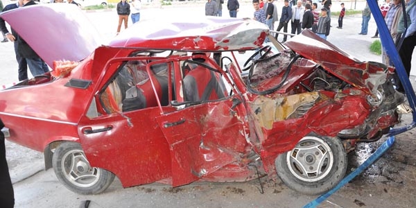 Yozgat'ta ambulansla otomobil arpt: 1 l 3 yaral