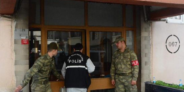 Başçavuş evinde ölü bulundu