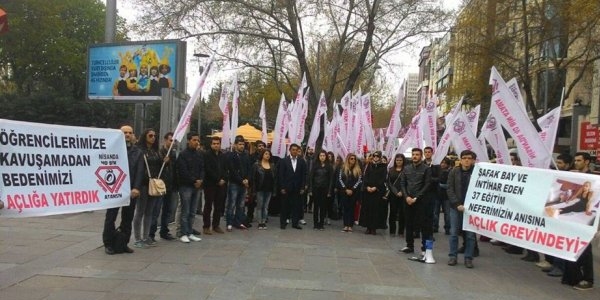 Atama bekleyen öğretmenlerden Kızılay'da eylem