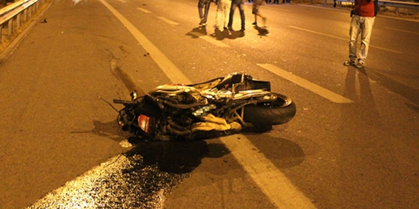 Deniz astsubay, motosiklet kazasında öldü