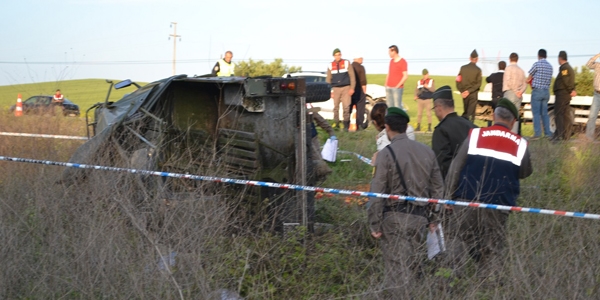 Askeri ara kaza yapt: 1 ehit, 3 yaral