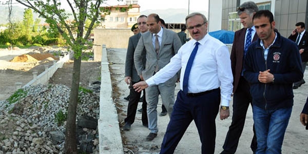 Vali Karaloğlu: Sizi buraya gömerim