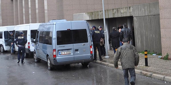 'Paralel Yapı'dan aranan büro amiri teslim oldu