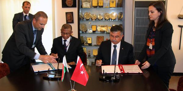 Bakan Ylmaz, Madagaskar ile ibirlii anlamas imzalad