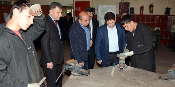 Fabrika gibi okul